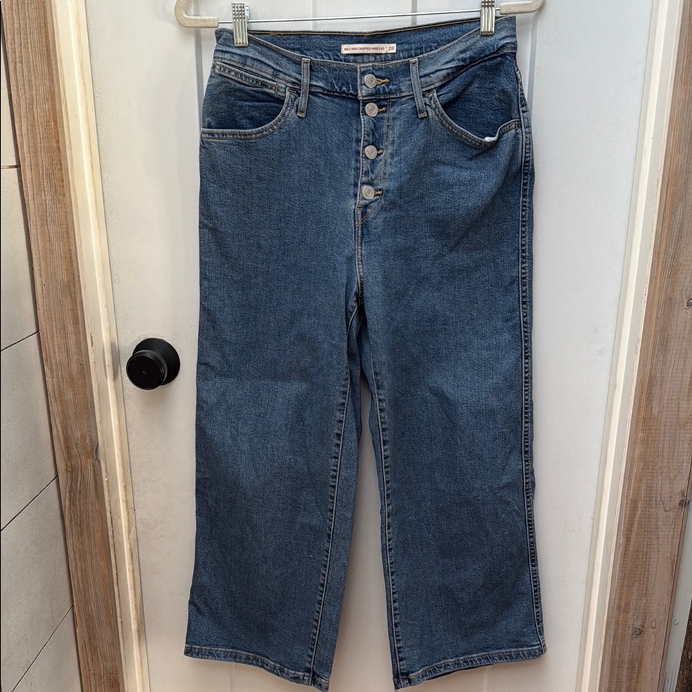 Levi Mild High Cropped Wide Leg Jeans Size 28